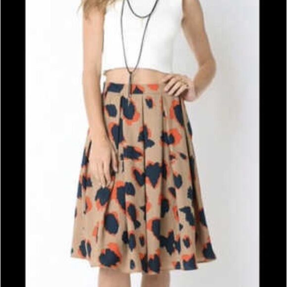 NWT Comme Toi Skirt Size Medium - Picture 1 of 10